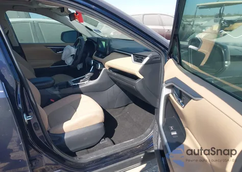 2019 Toyota Rav4 Xle z USA, uszkodzony, nr VIN 2T3W1RFV9KW051204